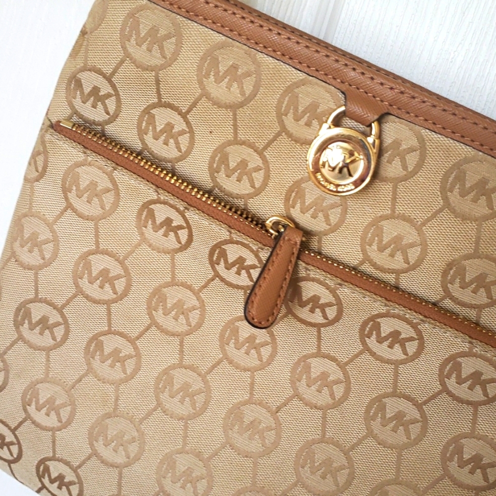 Michael Kors Kempton Crossbody
